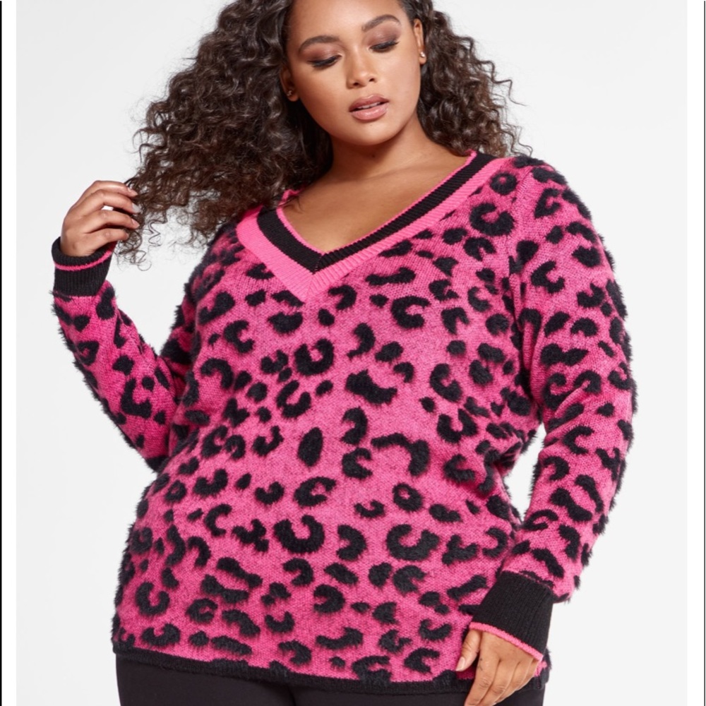 NWOT Fashion to Figure V-neck Animal Print Sweater